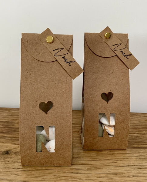 Suikerbonen sleeve letter &amp; hartje &amp; pin
