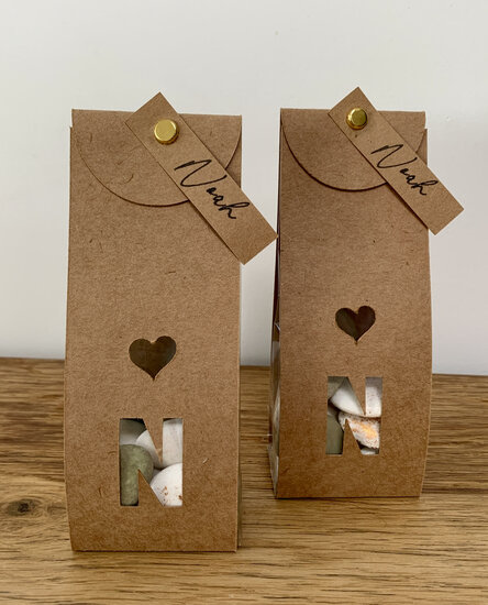 Suikerbonen sleeve letter &amp; hartje &amp; pin